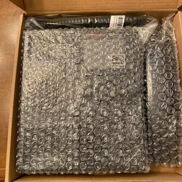 Business IP Phone Polycom VVX 250 brand new in box. 4 available - Picture 3 of 7